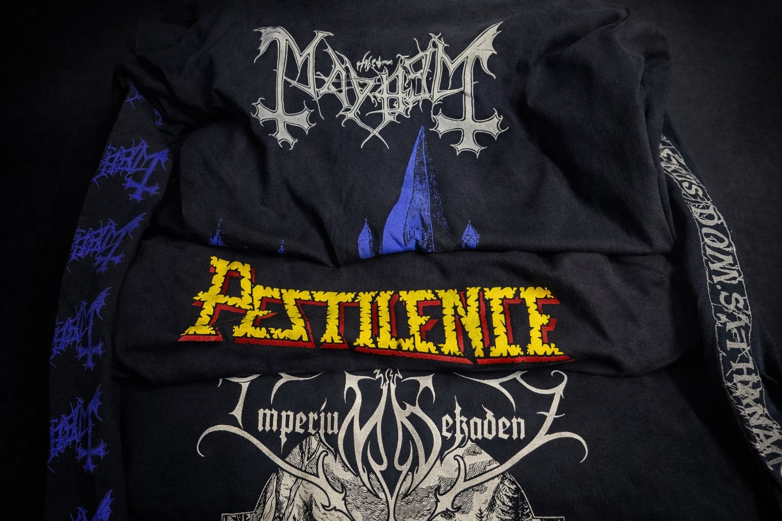 BEKLEIDUNG - LONGSLEEVES